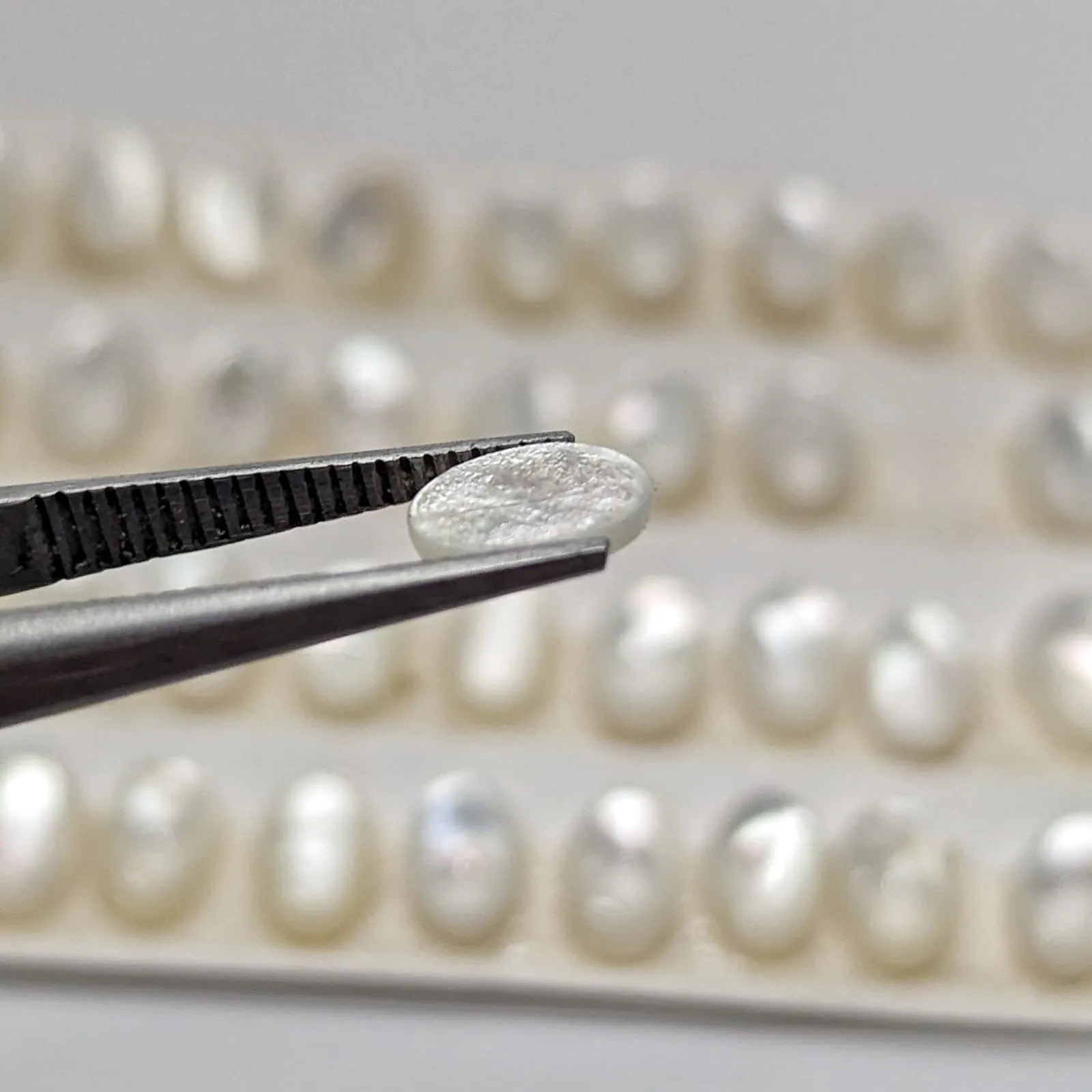 Madre Perla Cabuchon Ovalado 6 mm x 4 mm